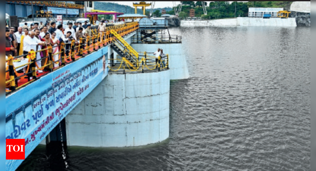 Gujarat Water in Sardar Sarovar reaches full reservoir level Rajkot