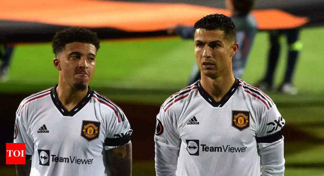 2 Manchester United stars in the running to take over Cristiano