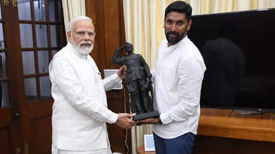 PM Modi gifts: Model statue of Netaji, Ganesha statue to be auctioned