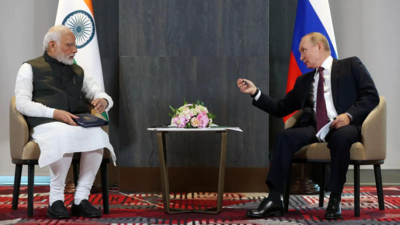 Putin bats for visa-free travel with India