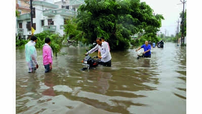 Uttar Pradesh: 160 mm rain batters Lucknow, 22 killed in state