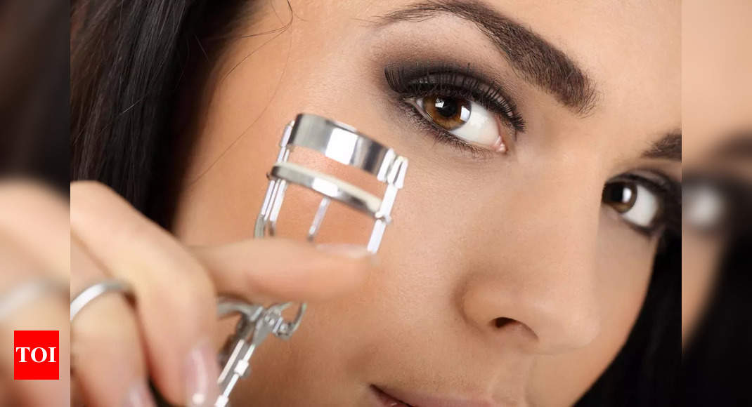 Eyelash curler store use