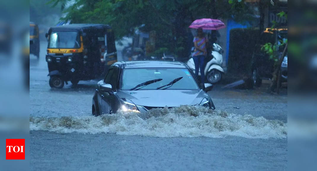 Live: Thane sees 122.14 mm rain in 24 hours