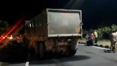 Six killed as truck rams into Omni bus in Salem