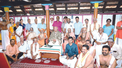 Madhom: Bhagwat Visits Adwaita Centre | Kochi News - Times of India