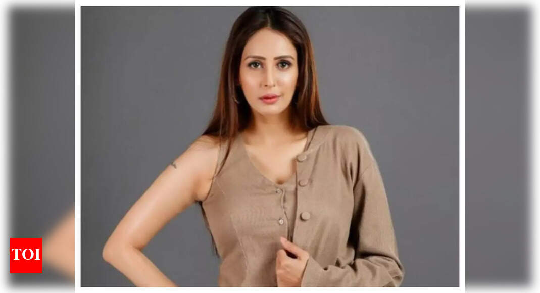 Chahatt Khanna REACTS to reports of her association with conman Sukesh Chandrasekhar; says 'it makes no sense'