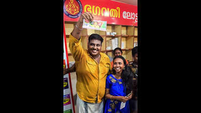 Kerala: Auto driver-cum-chef on cloud nine as he wins Rs 25 crore Onam bumper lottery