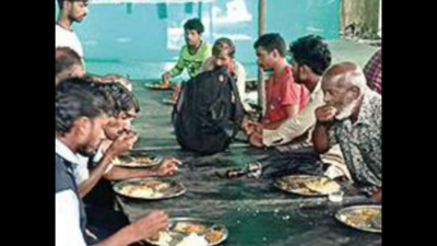 Breakfast for Re 1: Kitchen run by eunuchs serves needy in Kalyan