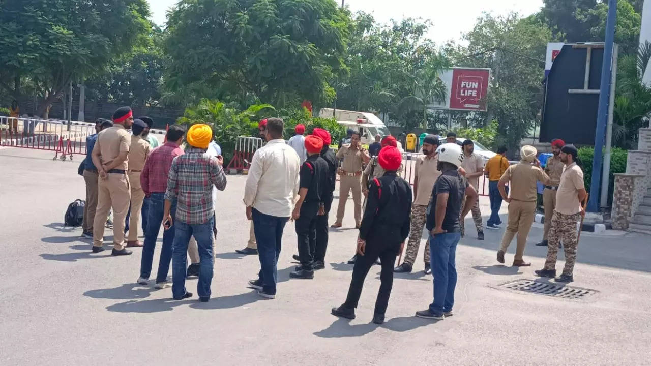 Chandigarh Viral Video: Privacy tossed out at Chandigarh University | India  News - Times of India