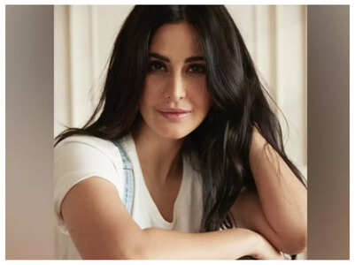 Katrina shares 'good night' selfie with fans