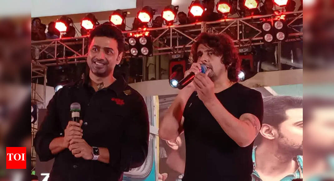 Watch Sonu Nigam creates mass hysteria at the launch of ‘Kacher Manush