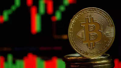 Bitcoin falls below $19,000 as cryptos creak under rate hike risk