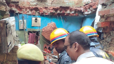 Three of family die in house collapse in UP's Deoria