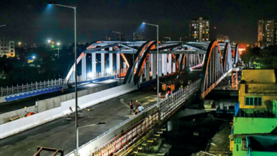 Kolkata: 1,500 workers labour 24x7, bid to open Tallah bridge pre-Mahalaya