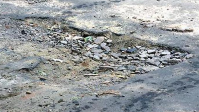 Potholes give bumpy ride to commuters in Lucknow