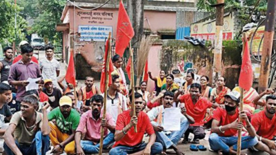 Jamshedpur sanitation workers launch indefinite strike for minimum wages