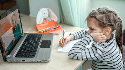 How is online schooling, the solution for parents in the transferable job?