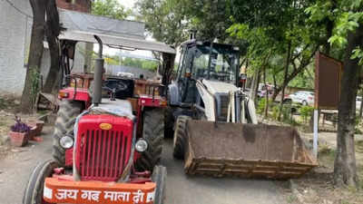 Punjab: Two illegal miners held, heavy machinery seized in Pathankot