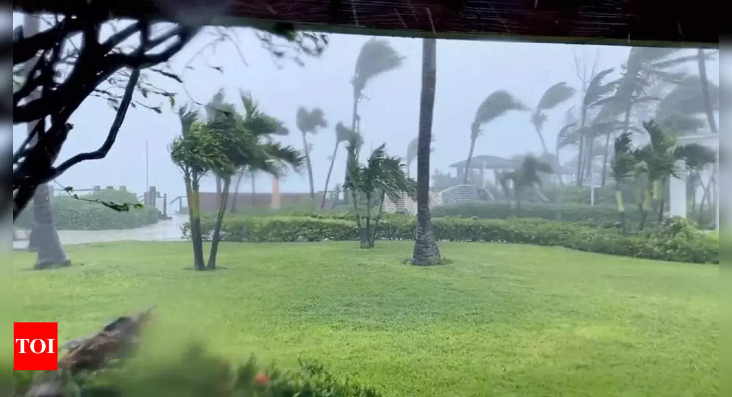 Hurricane Fiona slams Turks and Caicos as Class 3 storm, heads for Bermuda – Occasions of India