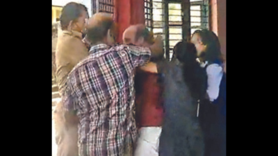 Thiruvananthapuram: KSRTC staff assault man & daughter, 4 suspended