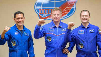 American, Russians to blast off for ISS as war rages in Ukraine