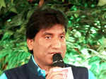 Pictures of comedian Raju Srivastava go viral after he passes away at the age of 58