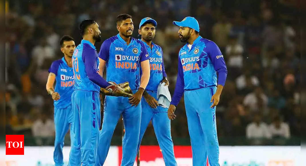 India vs Aus 1st T20I: How India lost the plot in overs 17-19 and the death overs bowling conundrum | Cricket News – Times of India