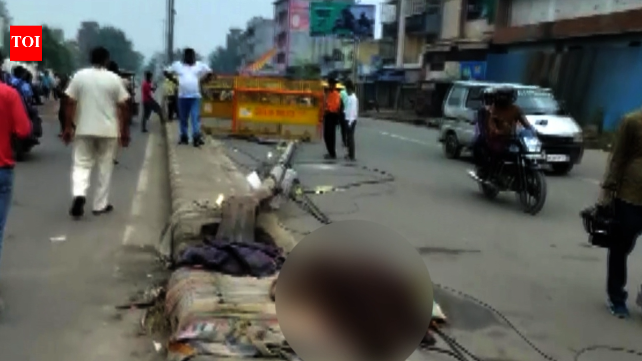 Speeding truck runs over persons sleeping on road divider in Delhi, 4 ...