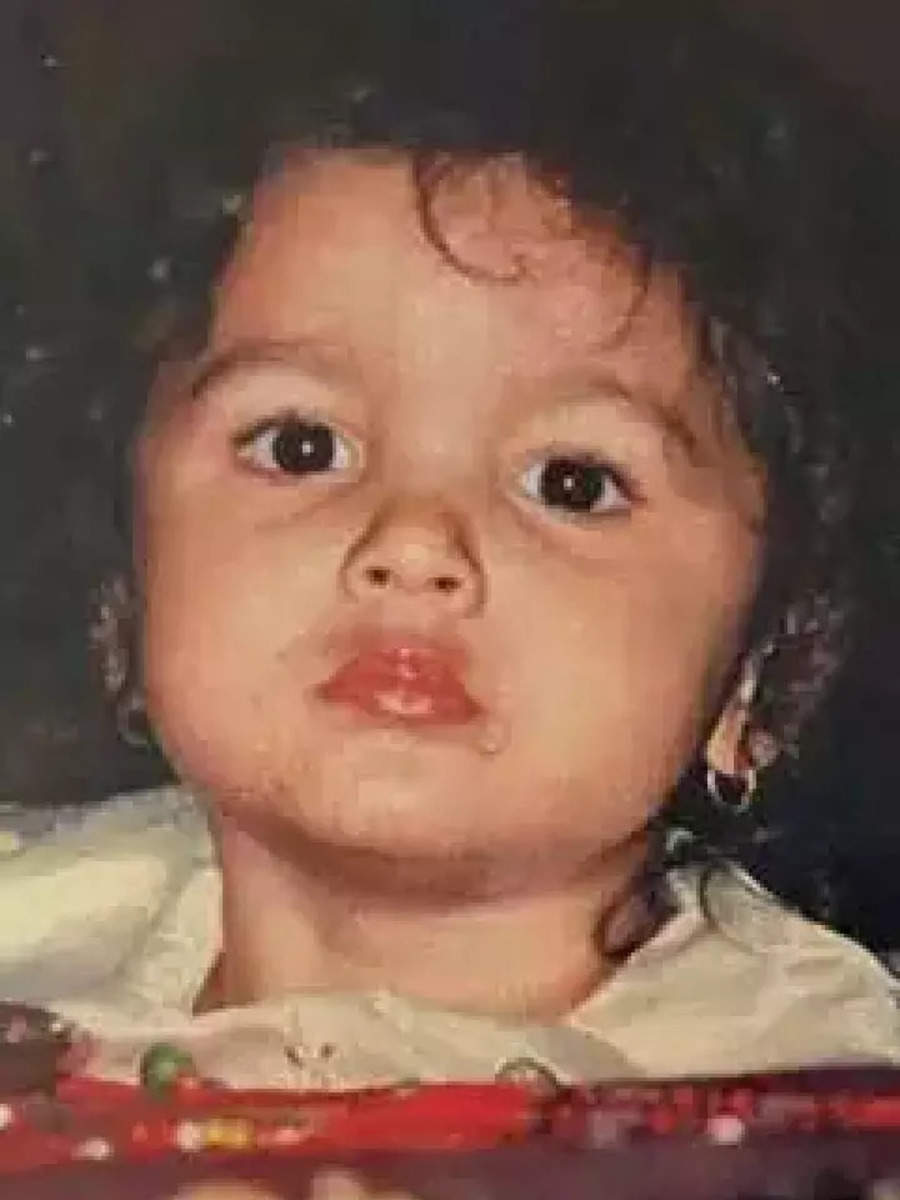 Rare childhood pics of Kareena, Alia, Deepika and other stars | Zoom TV