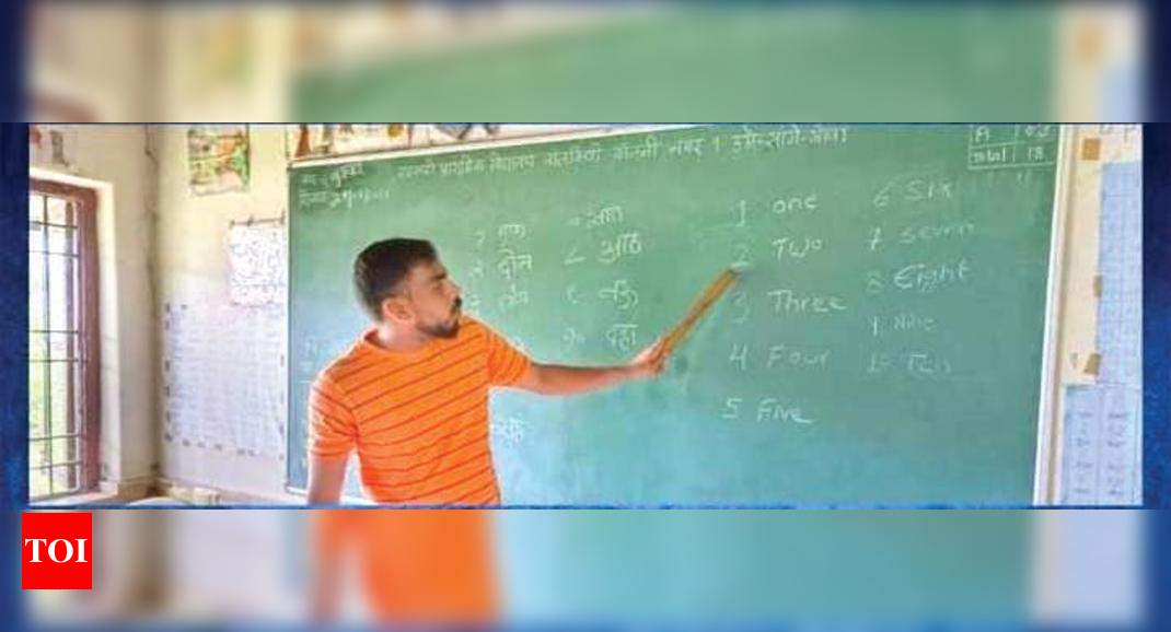 Trained yet jobless, Sanguem man takes tiny tots of teacher-less govt primary school under wing