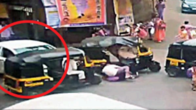 Mumbai: Auto driver trying to charge phone starts cab, runs riot in Ghatkopar