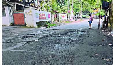 Kochi: Collector sets October 15 deadline to complete road repair works
