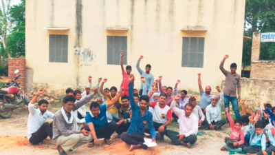 Protests over teacher crisis continue in Rajasthan