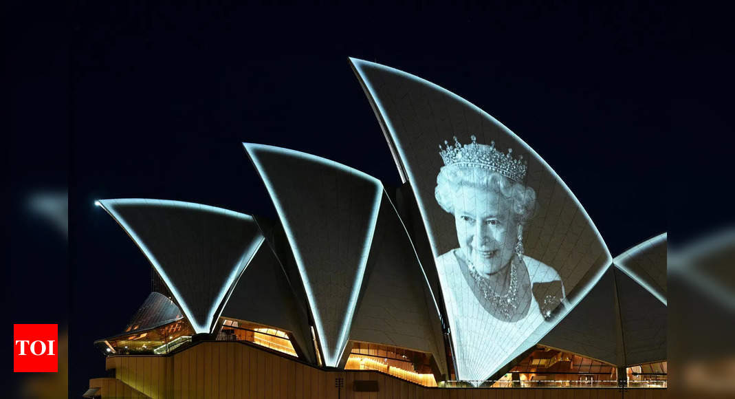 Australia holds day of mourning for queen with art, flowers – Times of India