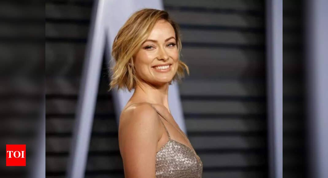 Olivia Wilde says Harry Styles didn't spit on Chris Pine English