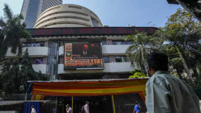 Sensex tumbles 337 points post US Federal Reserve rate hike; FMCG companies buck trend