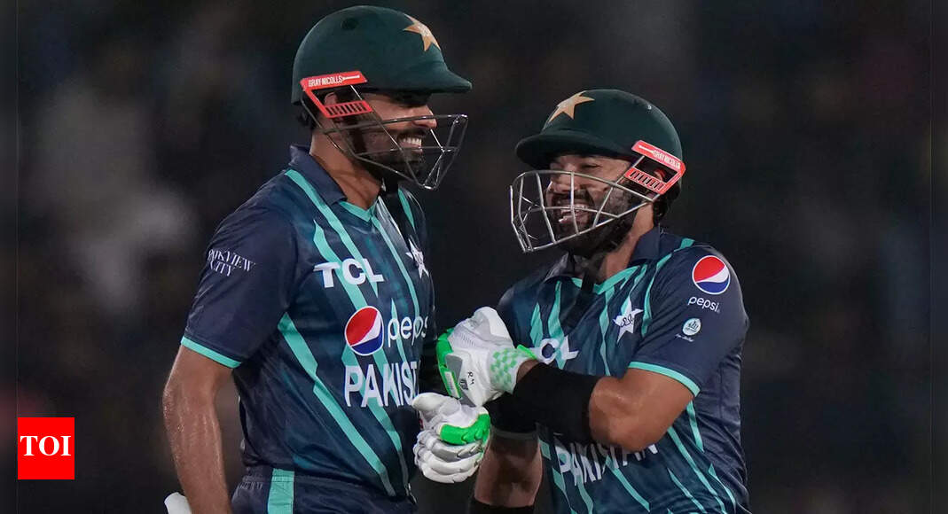 2nd T20I Live Blog: Pakistan vs England