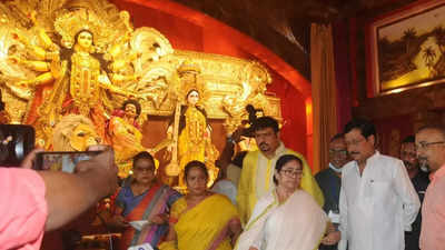 Durga puja celebrations should not inconvenience anyone: Mamata