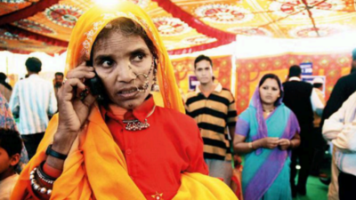 Rajasthan: Smartphones with free Internet for 1.35 crore women from October
