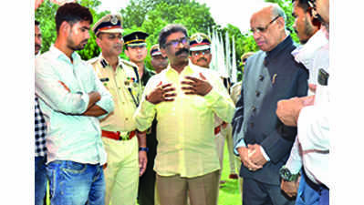 CM, guv pay homage to CRPF constable killed in encounter
