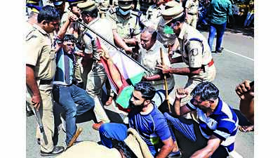 NIA arrests 19 PFI workers in Kerala