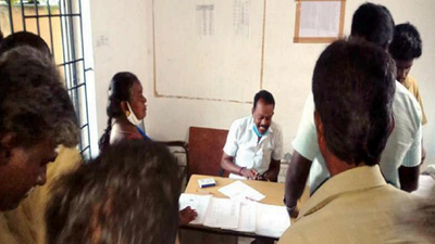 Tamil Nadu: Councillor’s hubby allots work to sanitary workers
