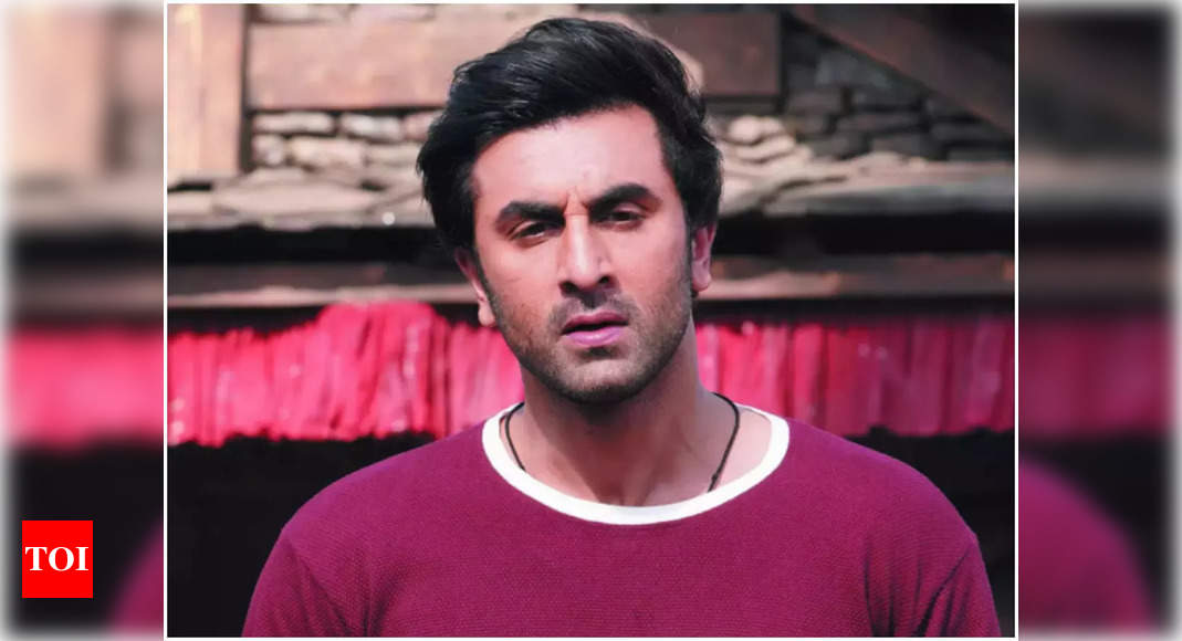 3 Times Ranbir Kapoor Proved That He Has Endless Cash In Life