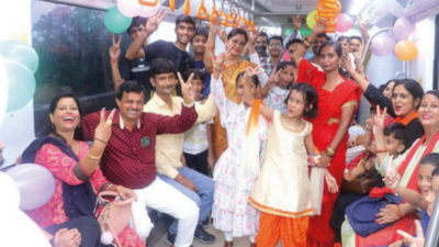 Uttar Pradesh: Metro coaches decorated for 3 birthday celebrations