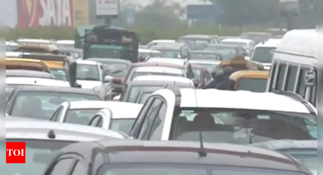 Massive Traffic Jams Across Delhi After Overnight Rain | Delhi News ...