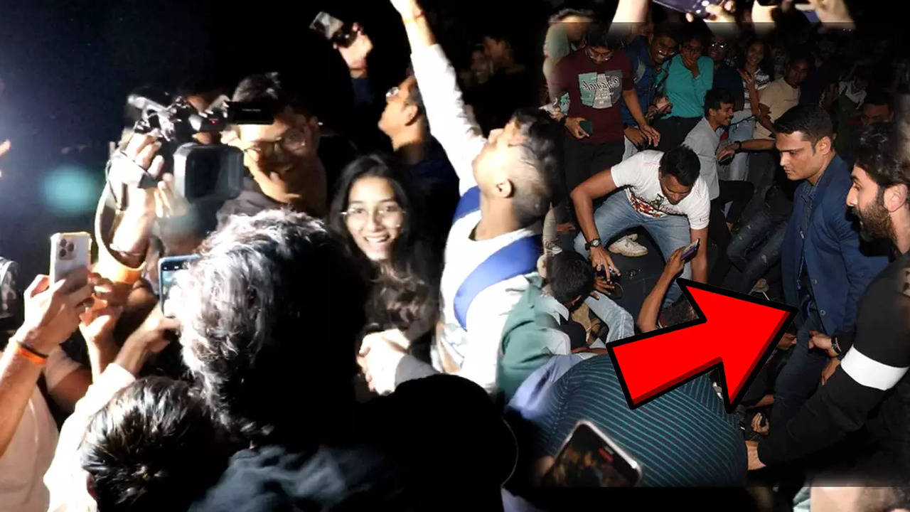 Watch Chill With Ranbir Kapoor At Our Craziest After Party, Photoshoot  Behind-the-Scenes