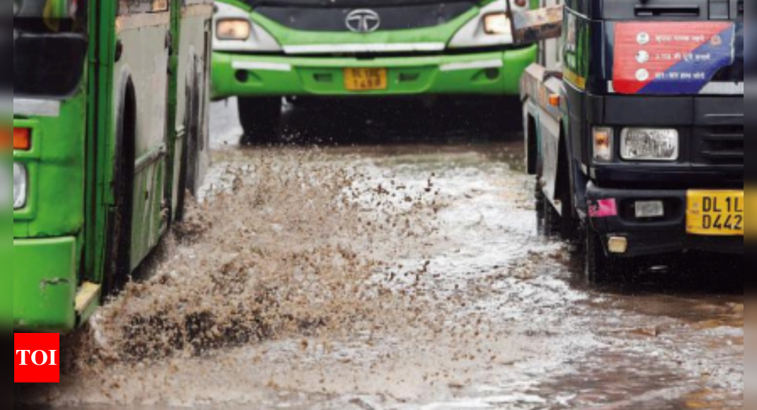 Delhi: Streets Waterlogged, Traffic Disrupted | Delhi News - Times Of India