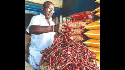Red chilli price touches new high in Trichy
