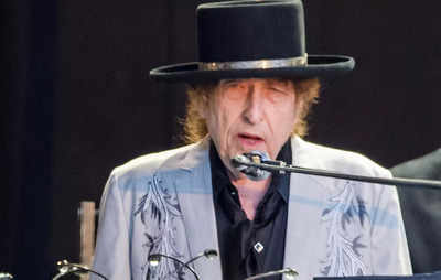 Bob Dylan's audiobook has all-star cast of narrators, including Helen Mirren, Oscar Isaac