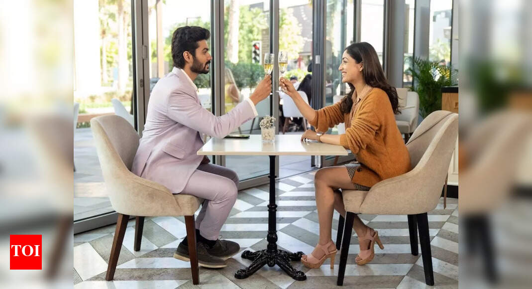 Sunny Kaushal shares the teaser of 'Chor Nikal Ke Bhaga' with Yami ...